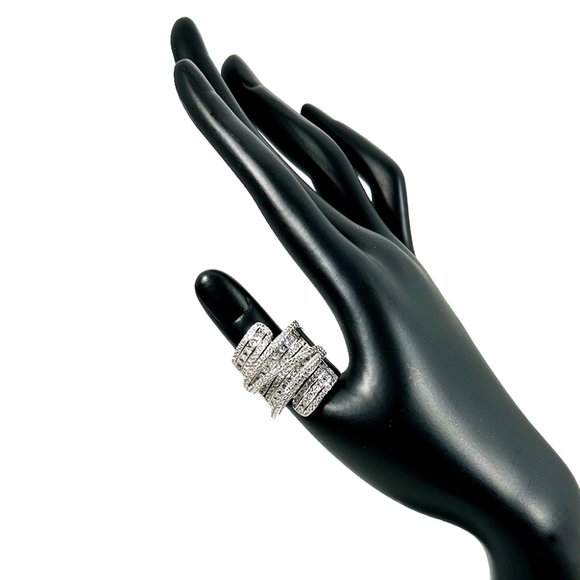 Ring Silver Plated Luxury Wide Zircon Stacking Ring with LED Jewelry Box - Picture 6 of 9